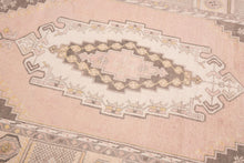 5x9 Old & Vintage Turkish Area Rug